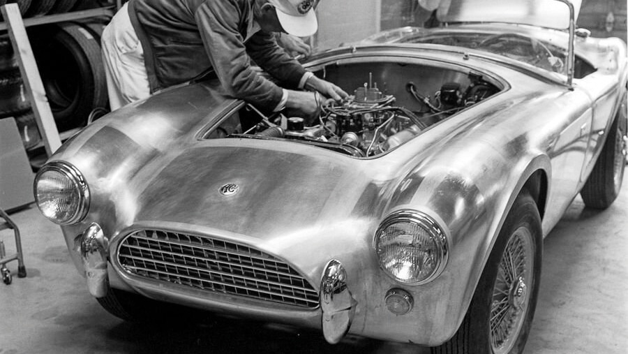 British frame, American muscles: the protoype Cobra, CSX2000, with a 260 Ford V8 and E-type rear axle