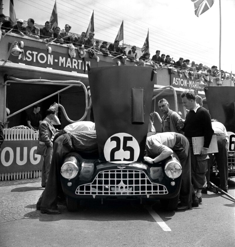 Aston-Martin-DB3-works-team