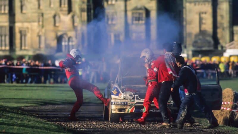 Carlos Sainz kicks Corolla 1998