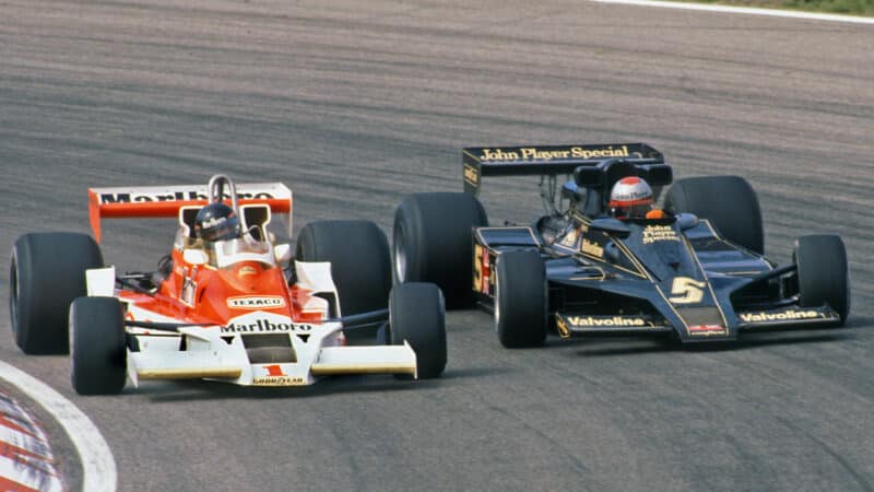 James Hunt wheel to wheel with Mario Andretti in the 1977 Dutch Grand Prix