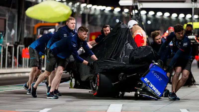 Mechanics push Franco ColapintoWilliams into gragae after crash in 2024 F1 Las Vegas GP qualifying