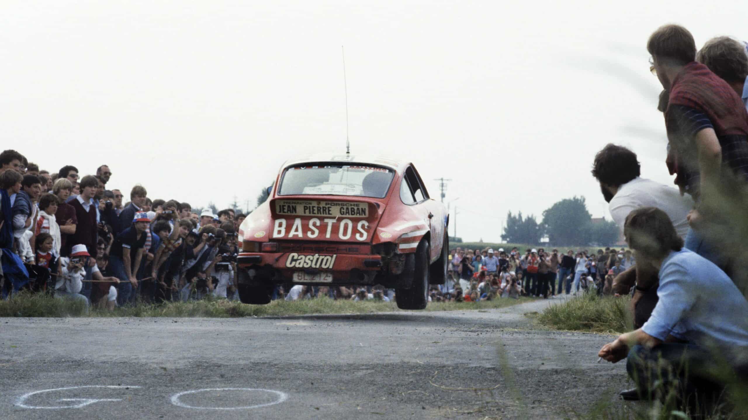 Patrick Snijers porsche in the air