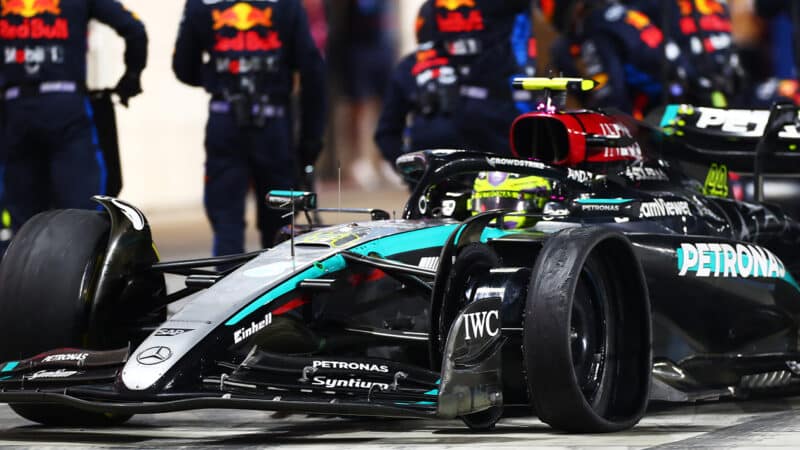 Puncture on Mercedes of Lewis Hamilton at 2024 F1 Qatar Grand Prix