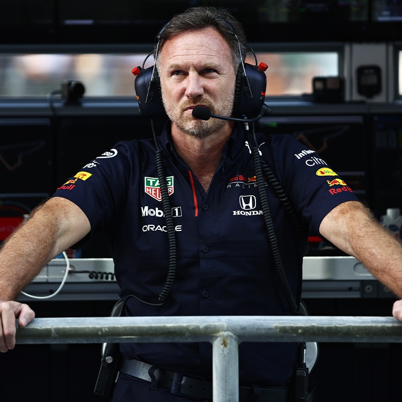 Christian Horner stands on pitwall at 2021 F1 Abu Dhabi Grand Prix