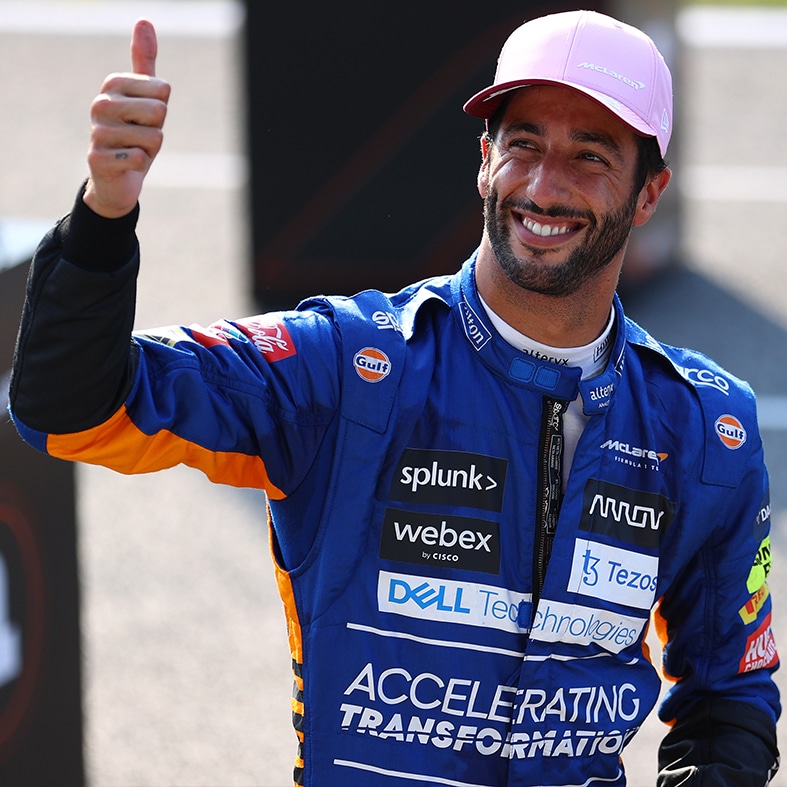 Daniel Ricciardo gives thumbs up at the 2021 F1 Italian Grand Prix