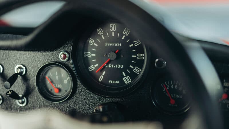 Ferrari Dino 206S Spider metres