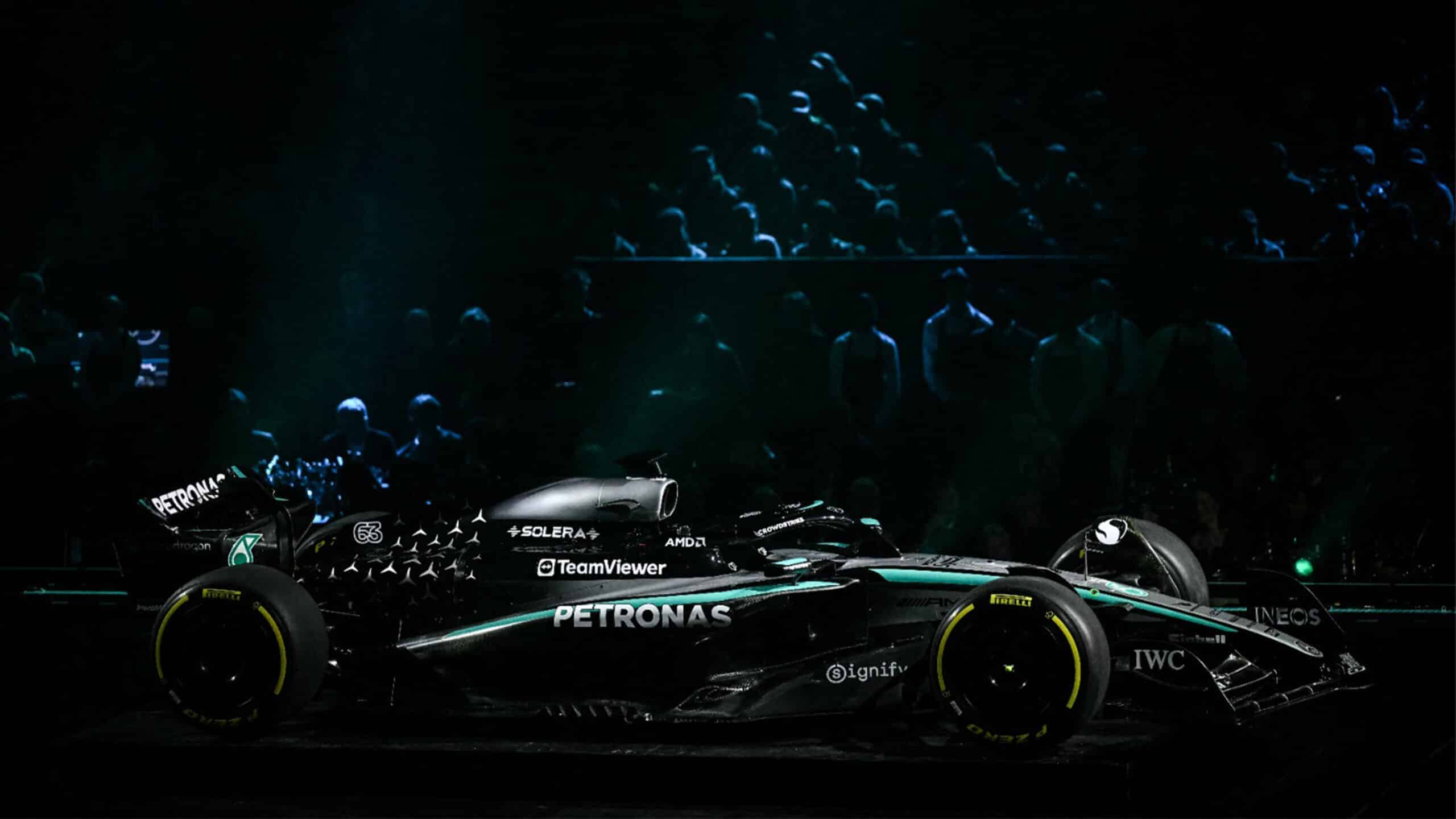 Mercedes F1 75 Live