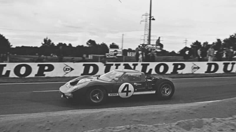 11 Ford GT40 MkII P:1032 1966 Le Mans