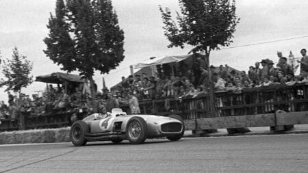 40. 1954 Swiss GP: Flawless Fangio clinches championship