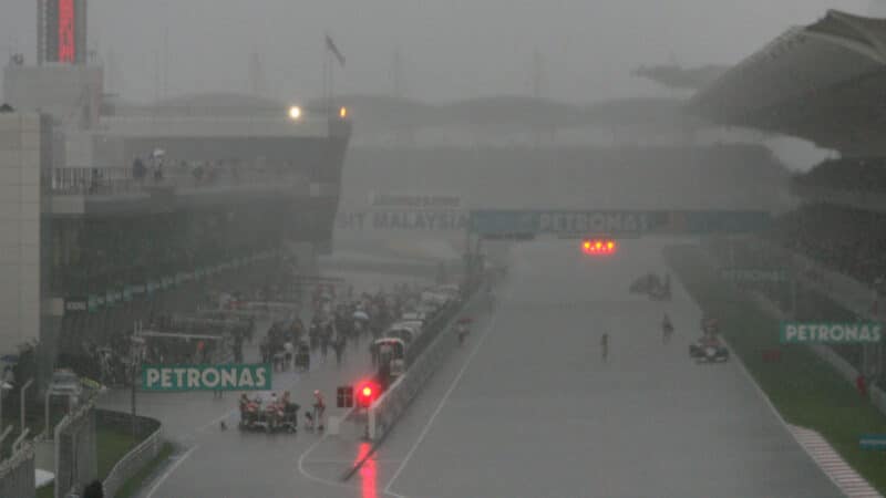 The field stopping on the grid after the red flag for in the 2009 Malaysian Grand Prix