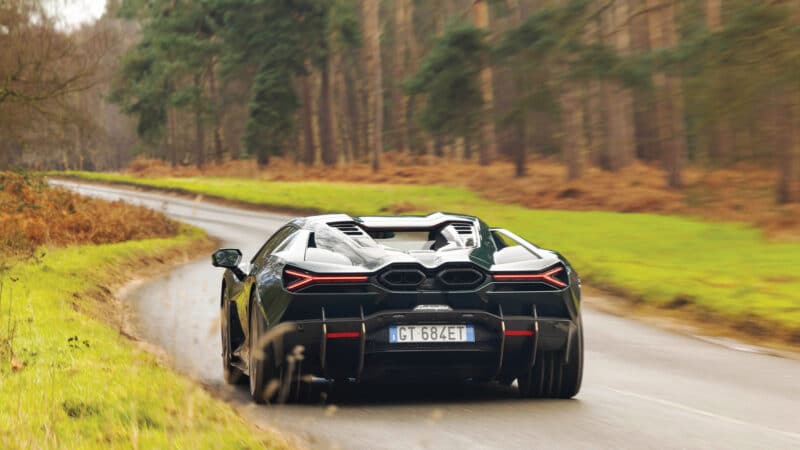 Lamborghini Revuelto rear