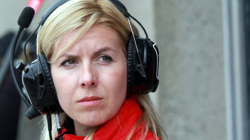 Maria de Villota in F1 pit