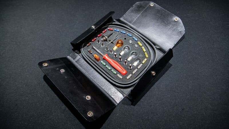 1995-Ferrari-F50_tool bag