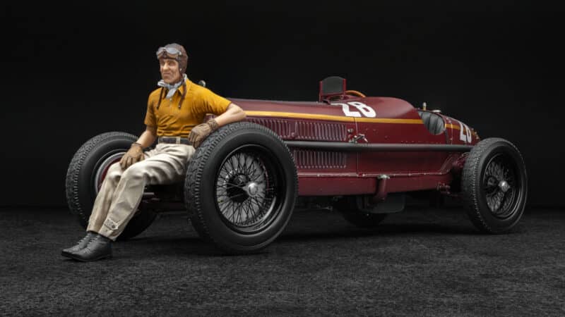 Alfa Romeo 8C 2300 - 1932 Monaco GP Winner - Nuvolari Figure Edition - 1.8 scale (1)
