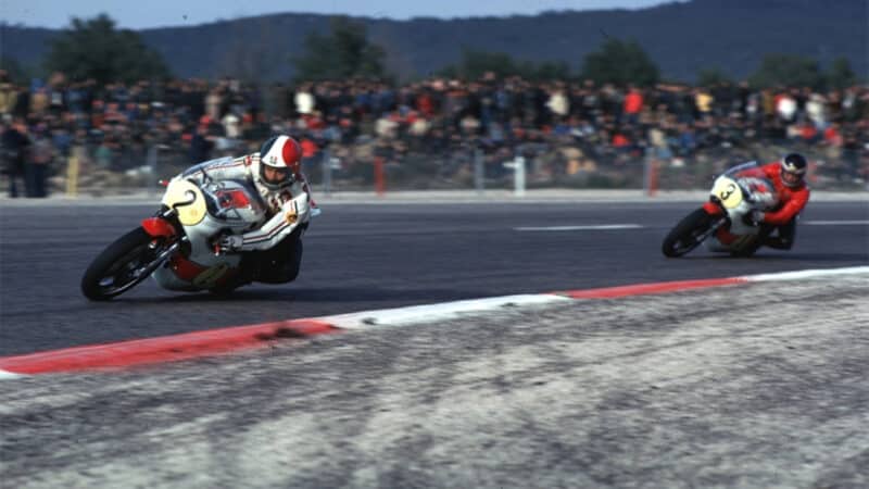 Ago and team-mate Kanaya scored a runaway one-two at the 1975 season-opening French GP, beating Read’s MV by 29 seconds!