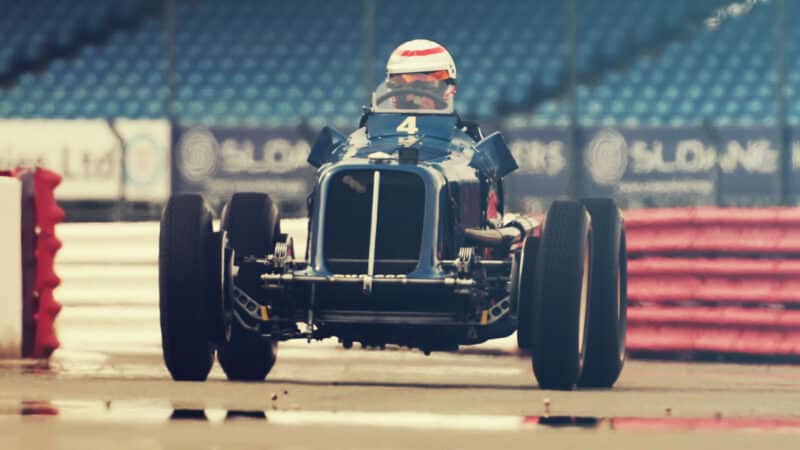 10 Martin Brundle Ollie Bearman old F1 cars