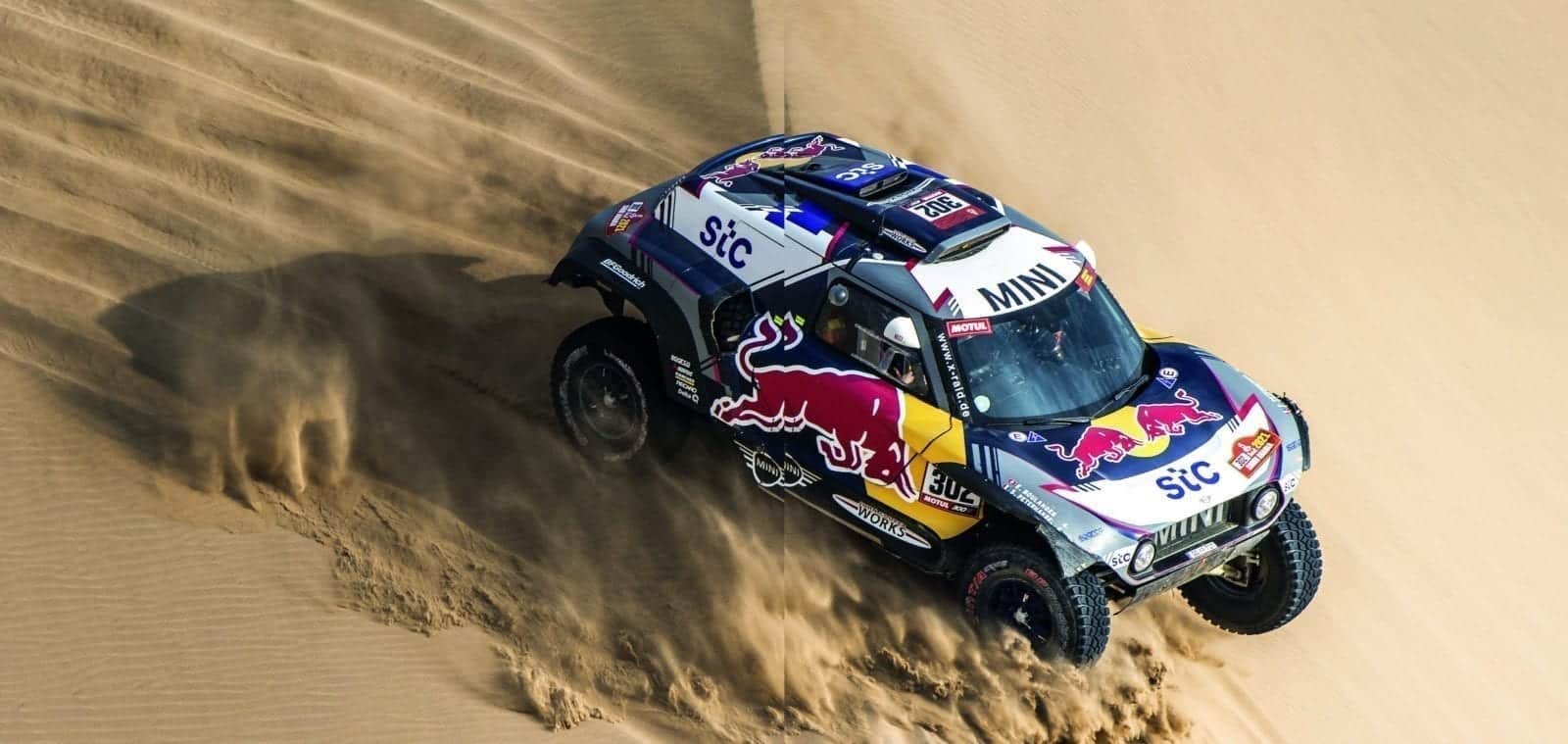 Mini of Stéphane Peterhansel tackes the sand dunes of Dakar 2021